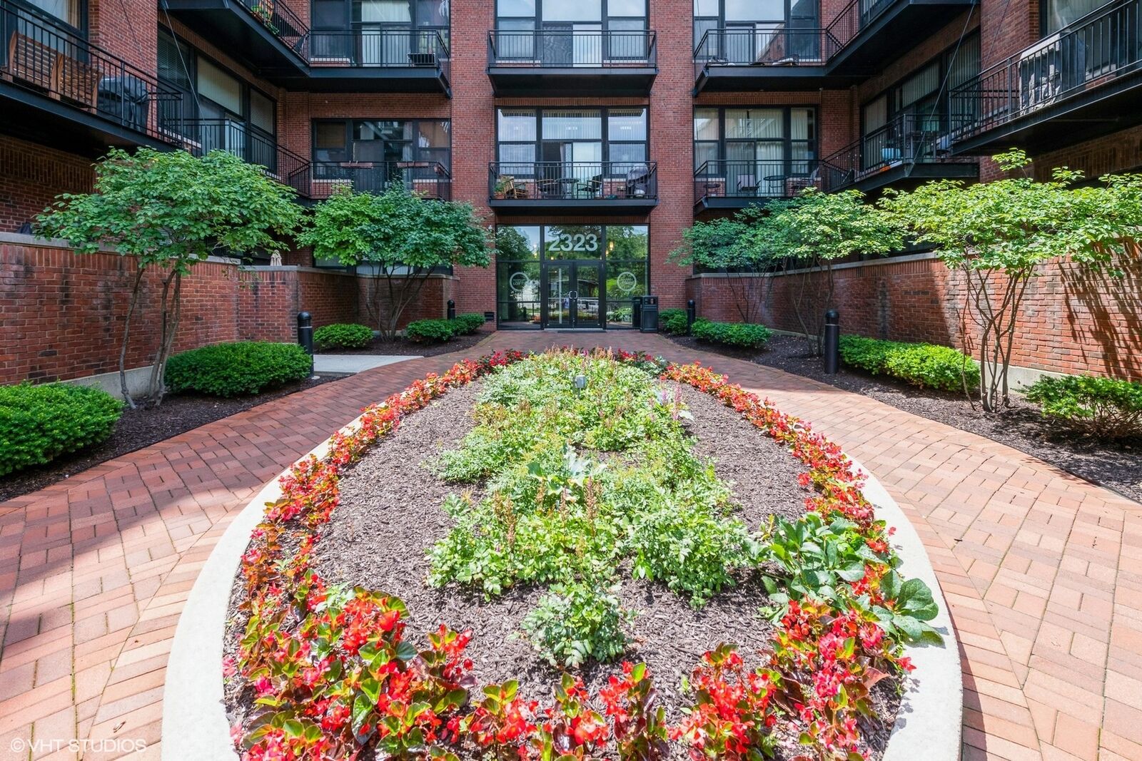 Property Photo: 2323 W Pershing Road 611 IL 60609