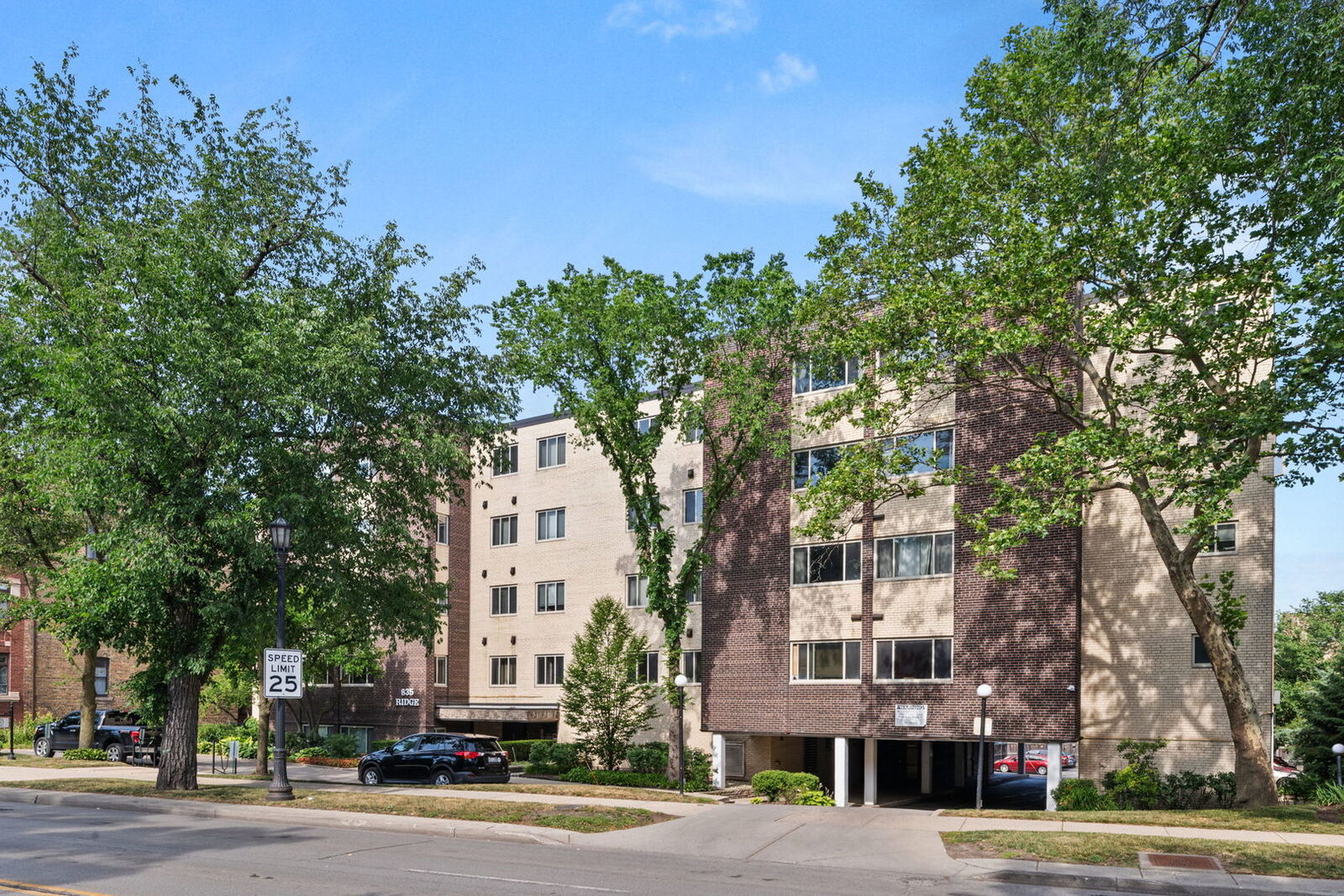 Property Photo: 835 Ridge Avenue 408 IL 60202