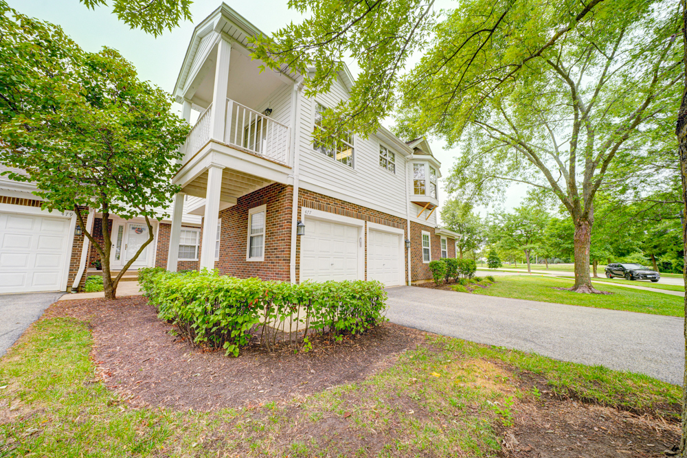Property Photo: 477 Grosse Pointe Circle 3-6 IL 60061