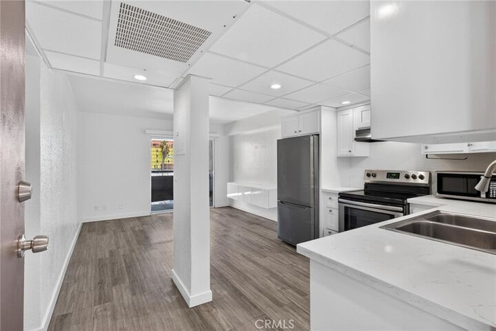 Property Photo: 1450 Locust Avenue 301 CA 90813