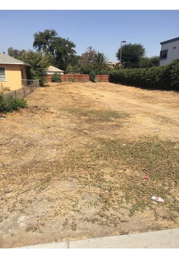 Property Photo: 9959 Magnolia Avenue CA 92503