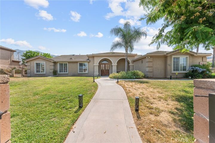 Property Photo:  10927 Deer Valley Road  CA 92399 