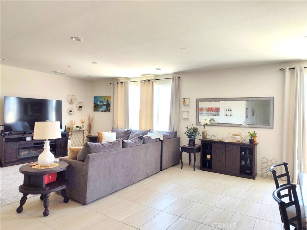Property Photo:  45133 44th Street W  CA 93536 
