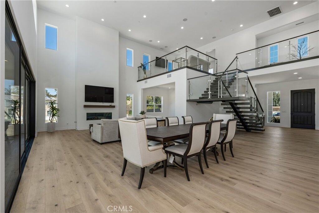 Property Photo:  11091 Woodcrest Court  CA 91311 