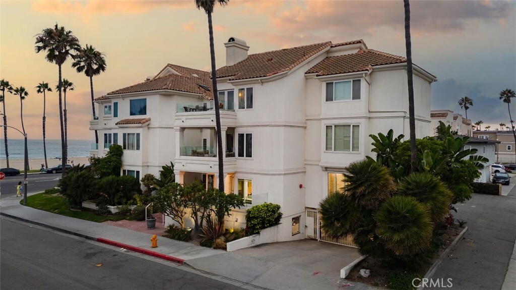 Property Photo:  1000 Pacific Coast Highway 3  CA 92648 