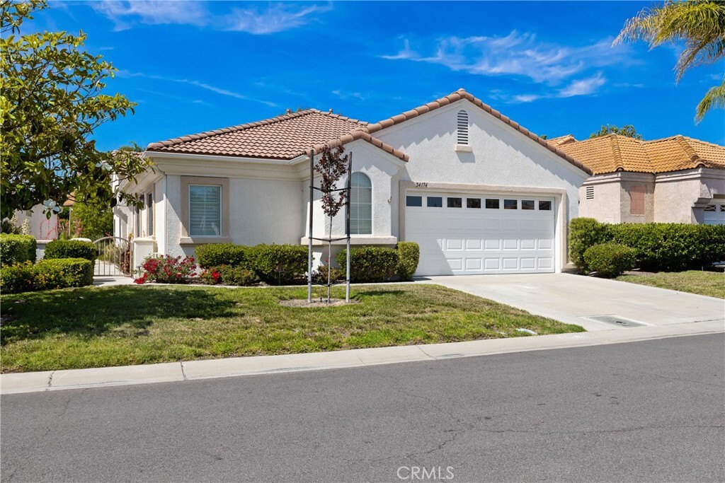 Property Photo: 24174 Corte Cordoba CA 92562