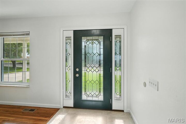 Property Photo:  809 Fernview Drive  MO 63141 