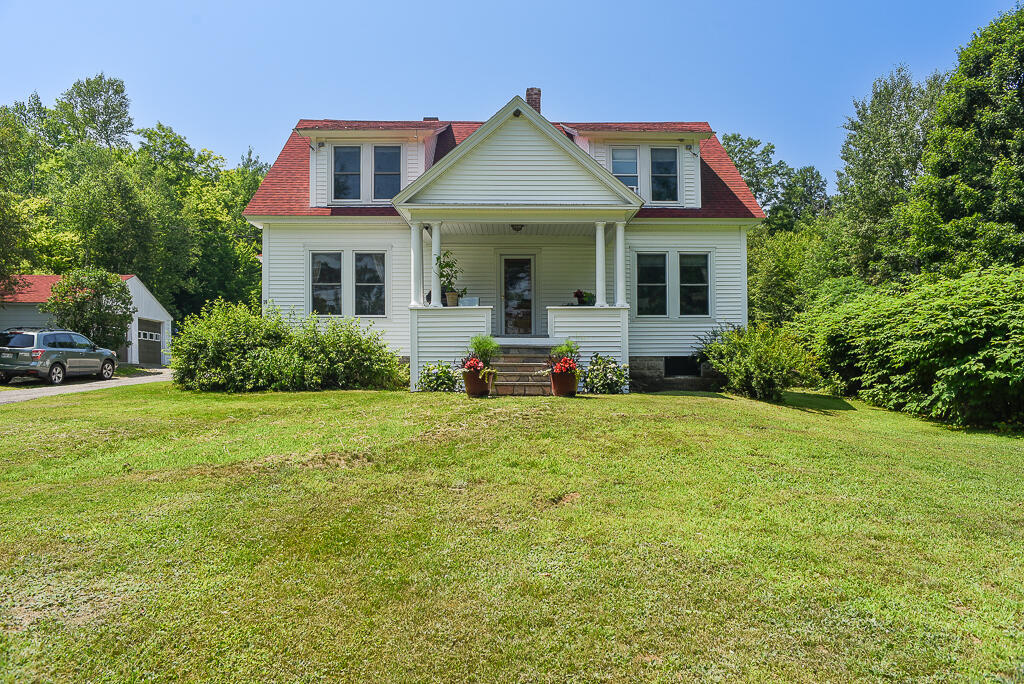 Property Photo:  16 Pinetree Lane  ME 04289 