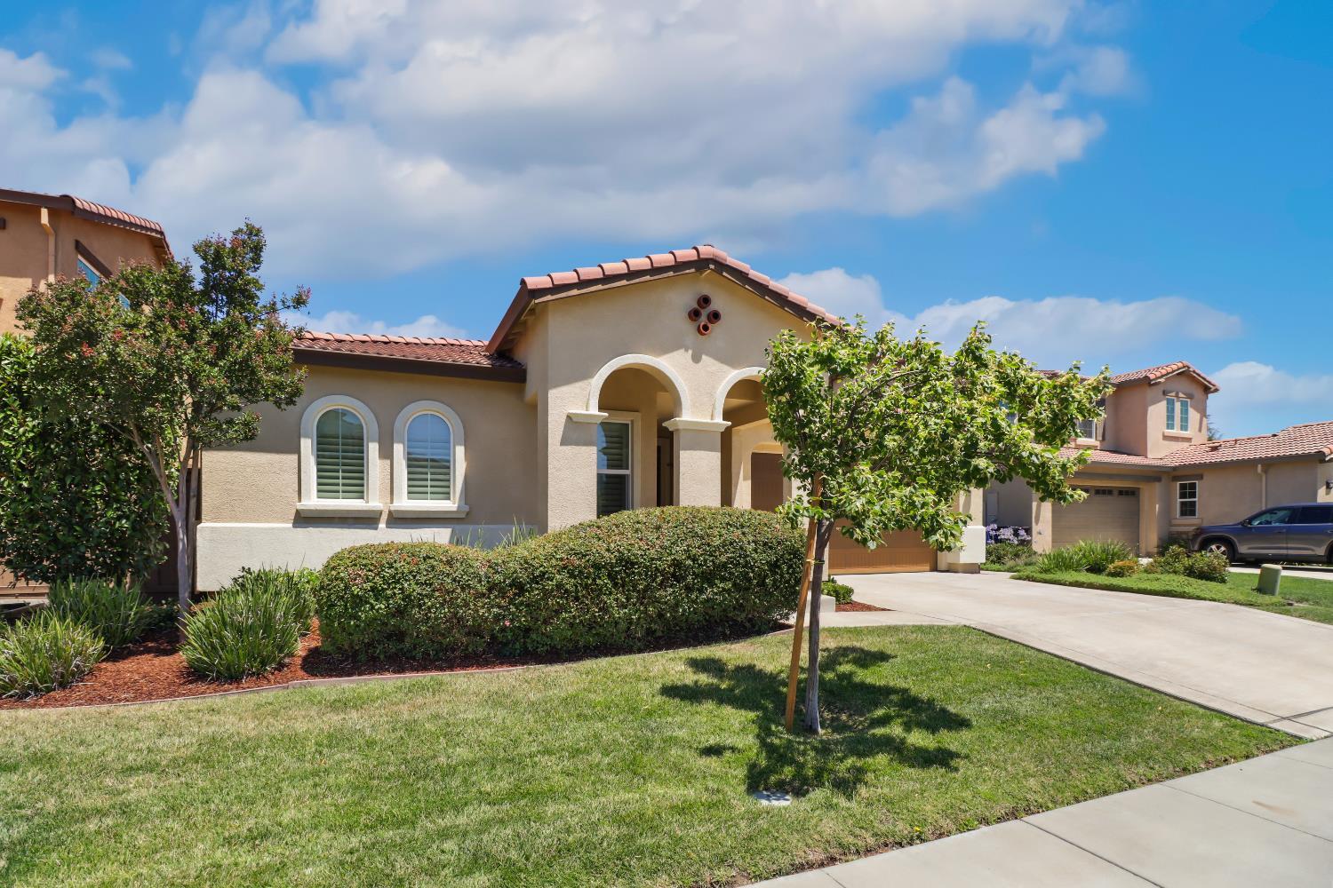 Property Photo: 8337 Columbo Circle CA 95757