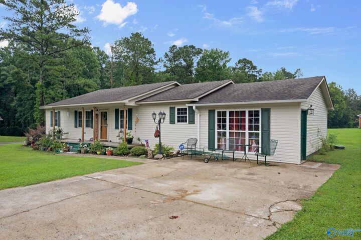 Property Photo: 2272 Hillview Street NW AL 35640