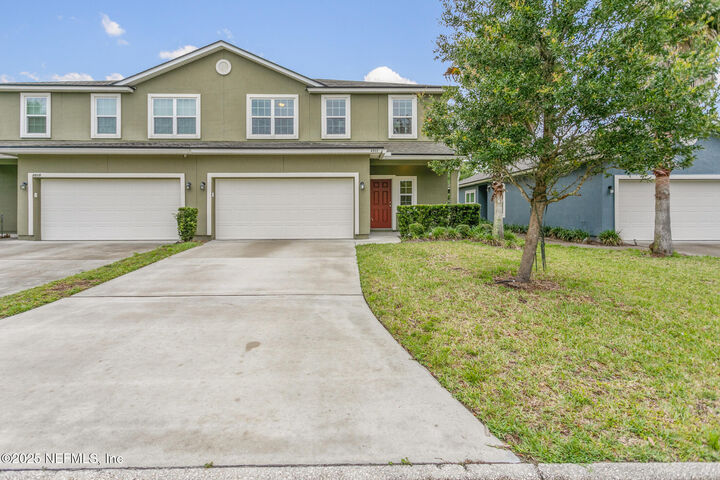 Property Photo: 2517 Caney Oaks Drive W FL 32218