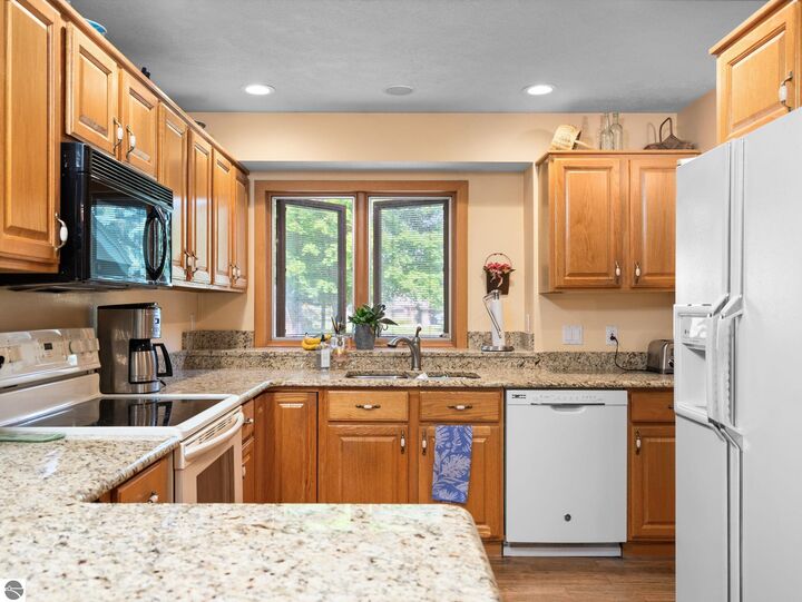 6530 Mission Ridge  Traverse City MI 49686 photo