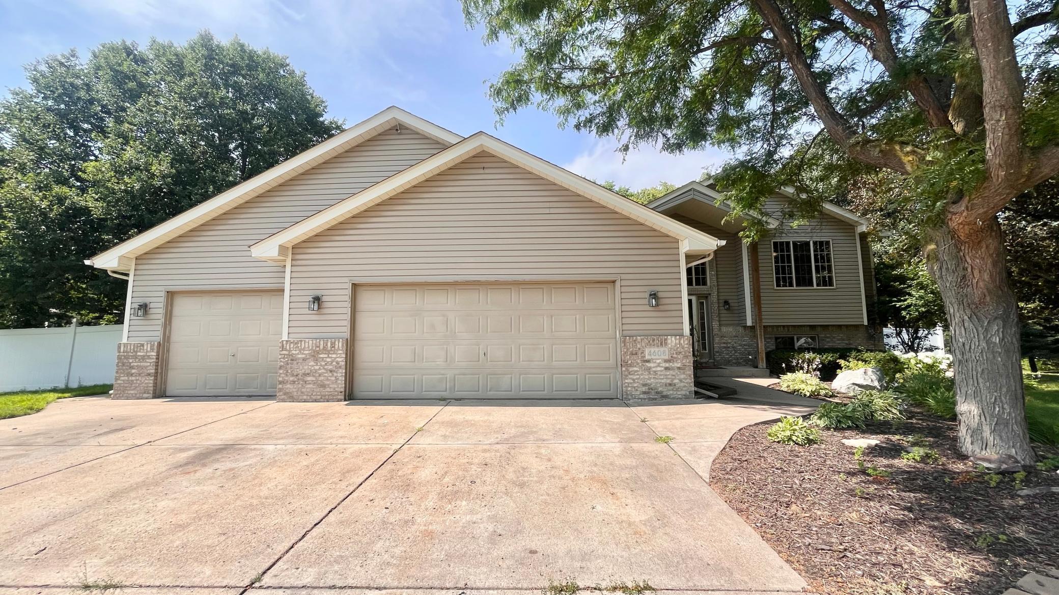 4608 Marigold Avenue N  Brooklyn Park MN 55443 photo