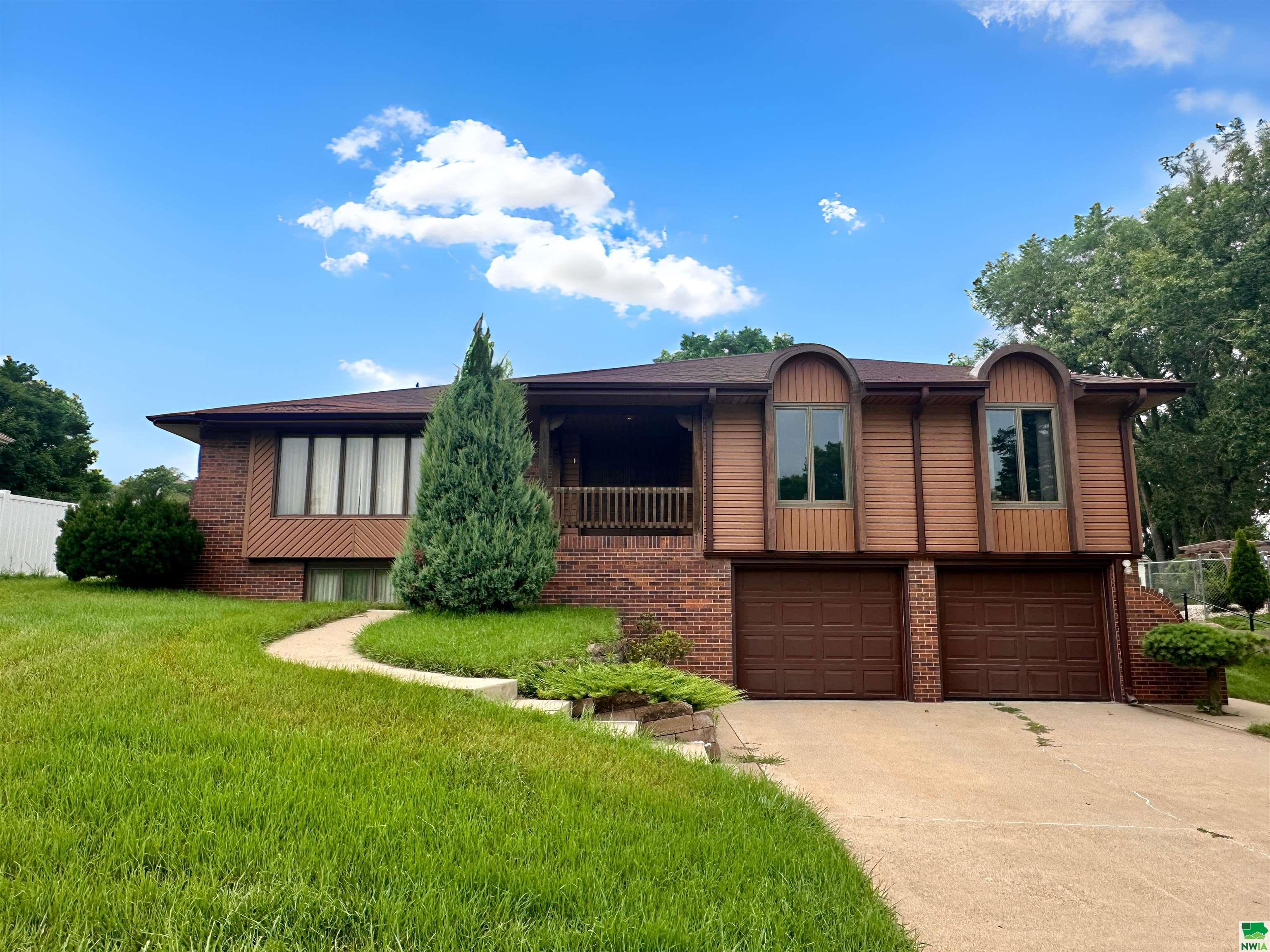 Property Photo: 4130 Natalia Way IA 51106