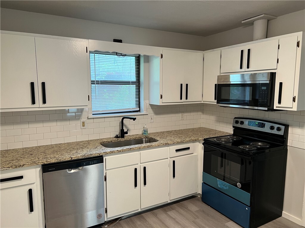 320 E Thurman Street  Prairie Grove AR 72753 photo