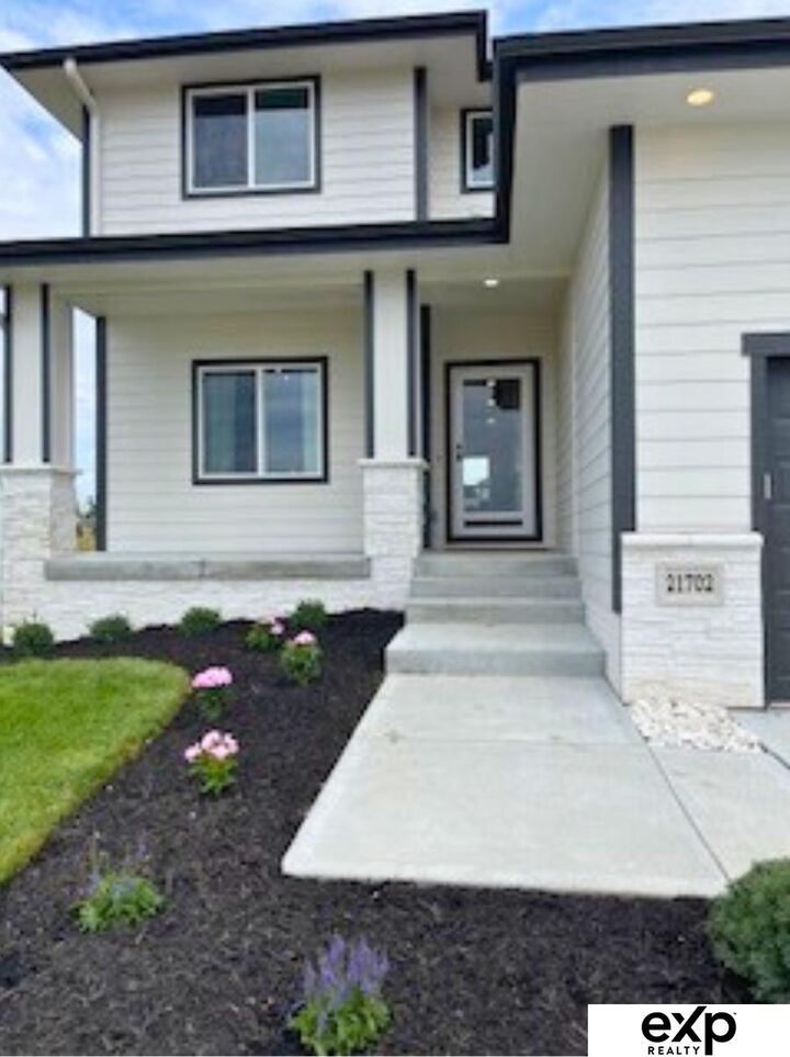 Property Photo: 21702 Hampton Drive NE 68028