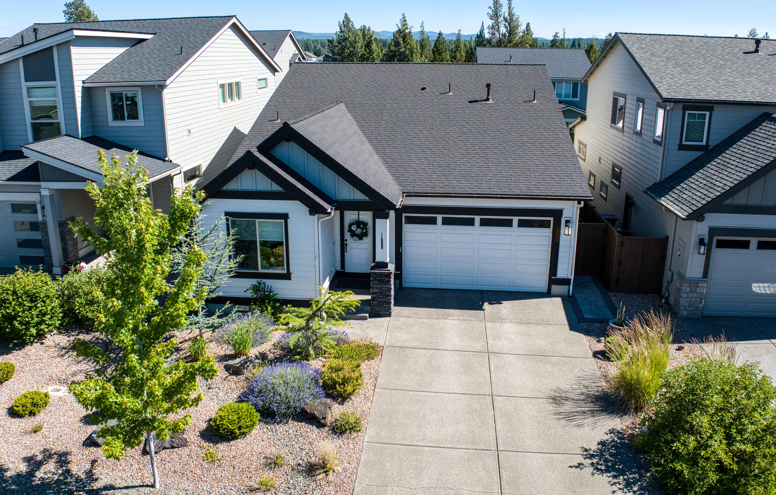 Property Photo: 20841 SE Humber Lane OR 97702