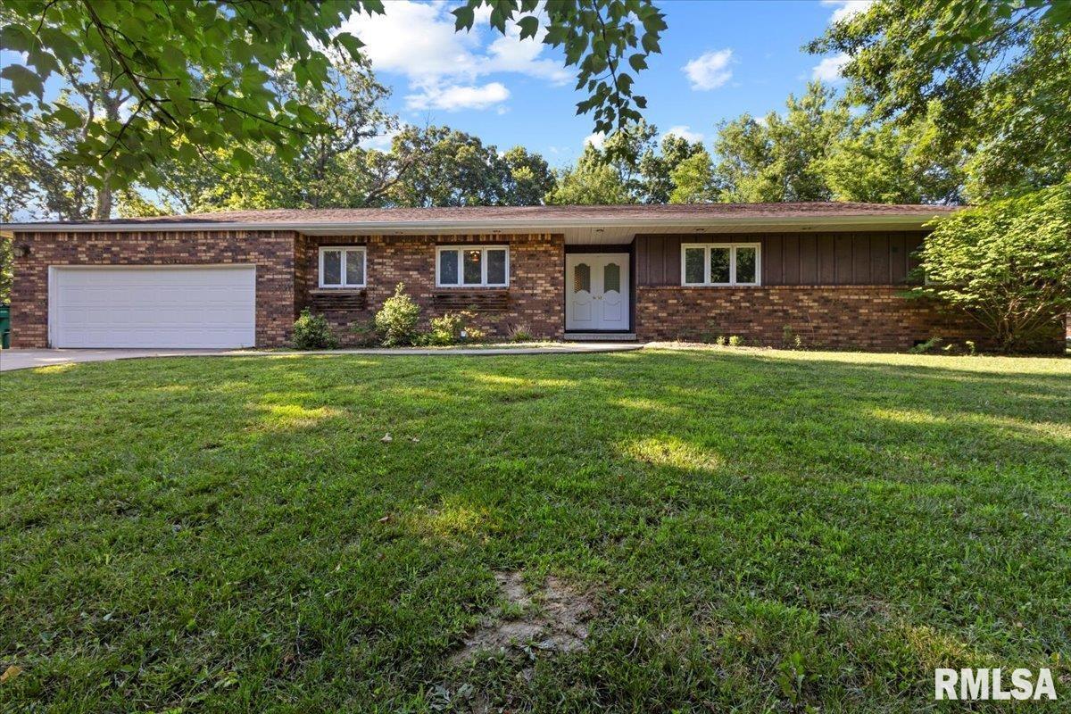 Property Photo: 231 Acorn Drive IL 61611