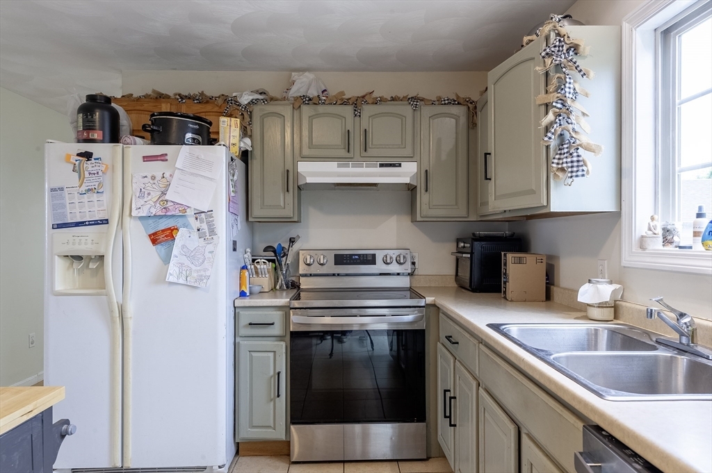 Property Photo:  40 Carpenter L  RI 02864 