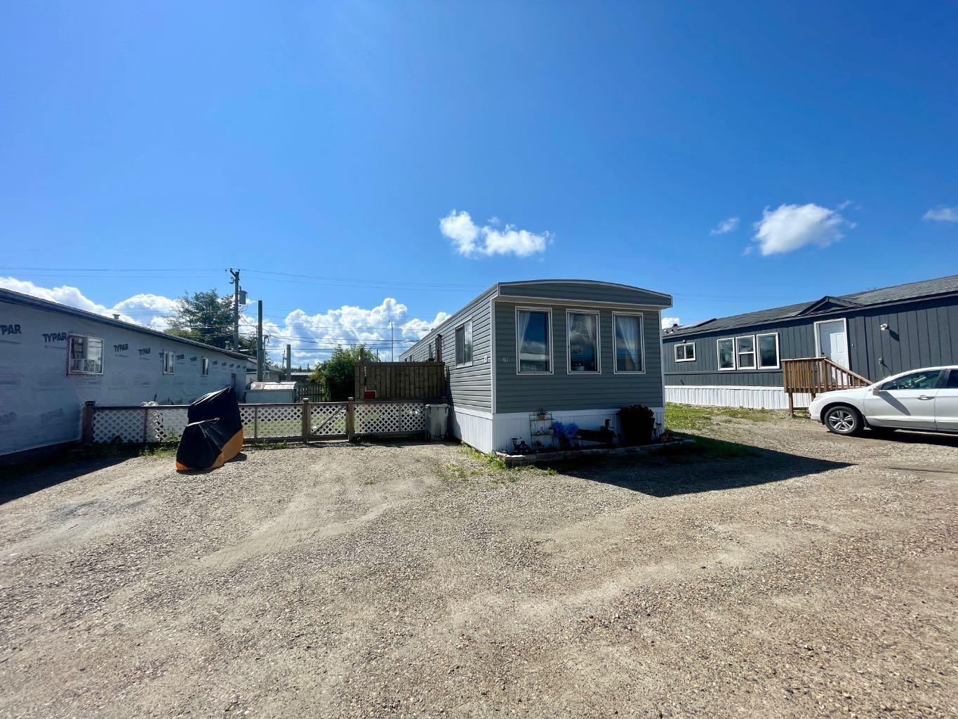 Property Photo: 39 422 - 55 Street AB T7E 1C5