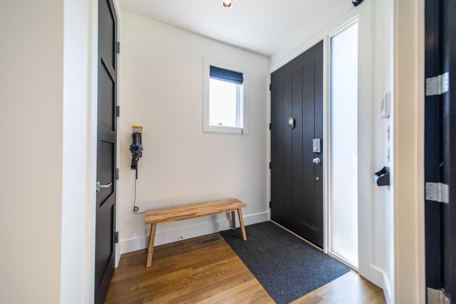 Property Photo: 36 27 Avenue SW AB T2S 2X8