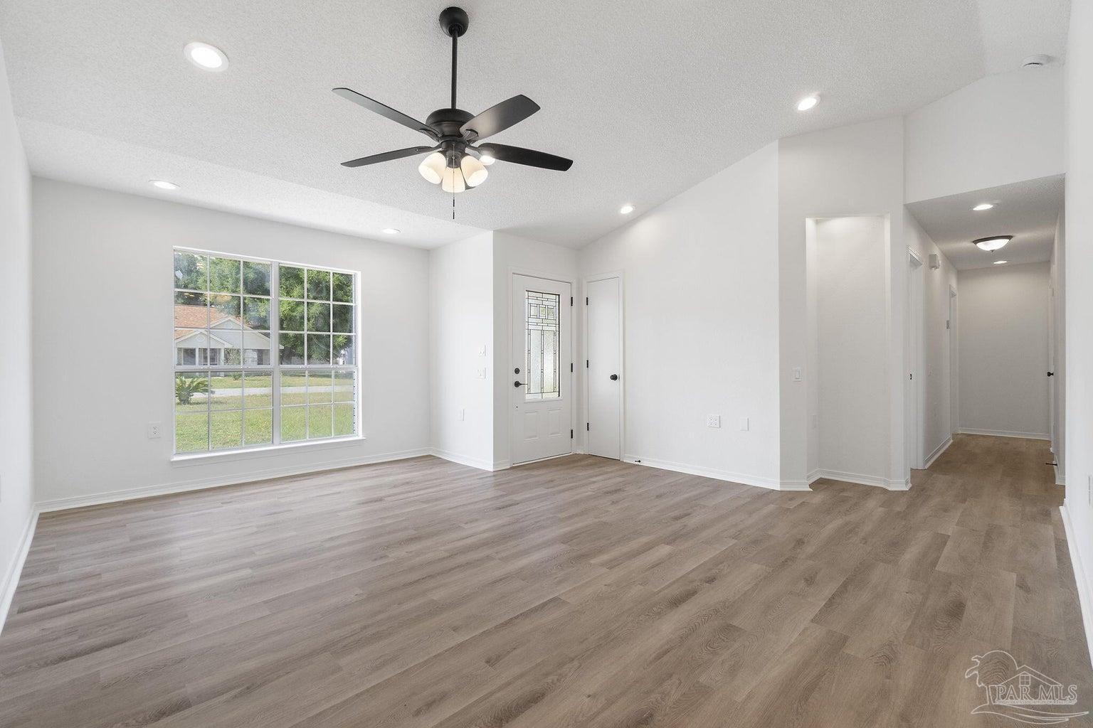 Property Photo: 4708 Constellation Dr FL 32563