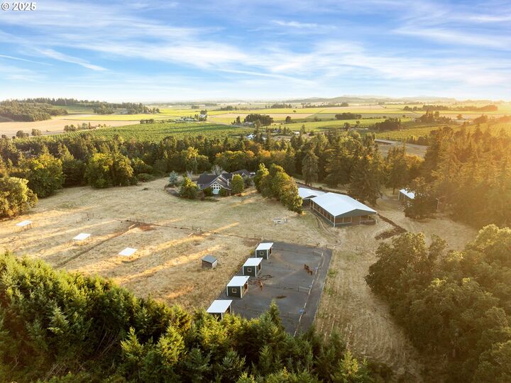 Property Photo:  37658 S Highway 213  OR 97362 