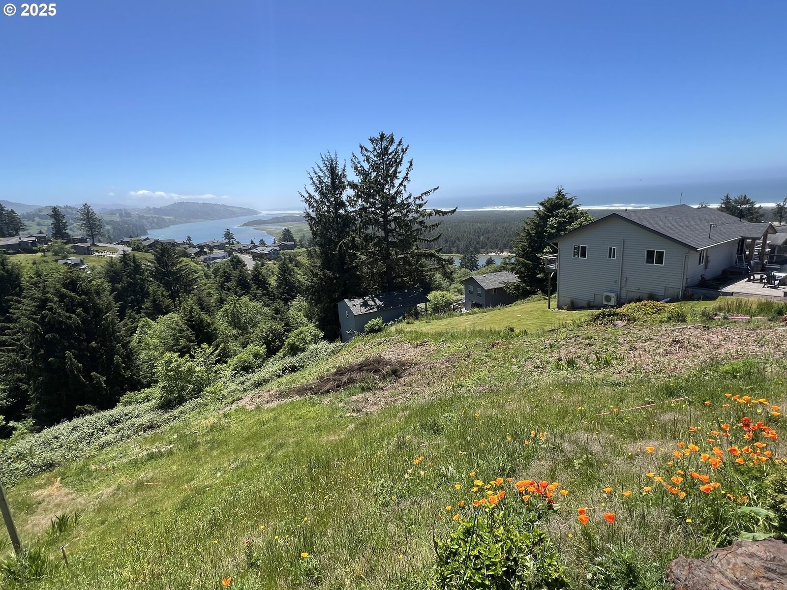 Property Photo: 14901 E Summit Rd OR 97135