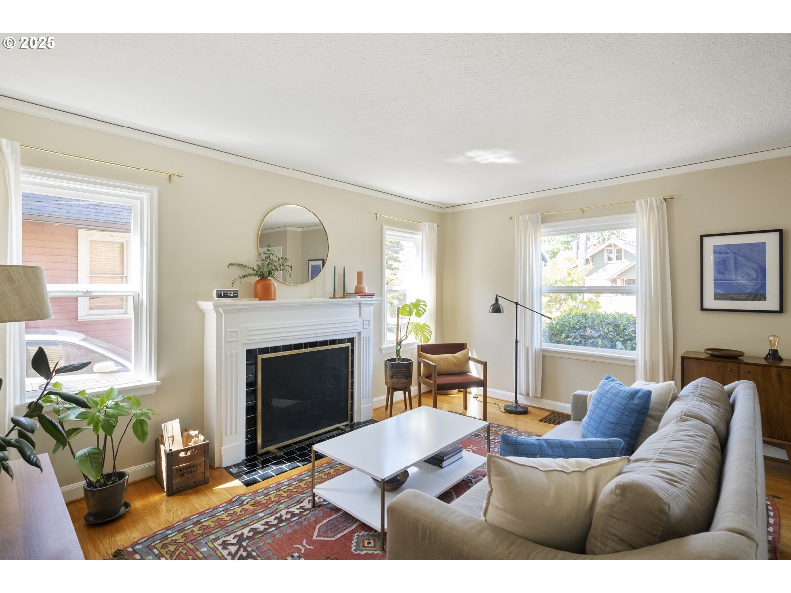 Property Photo: 6104 NE 7th Ave OR 97211