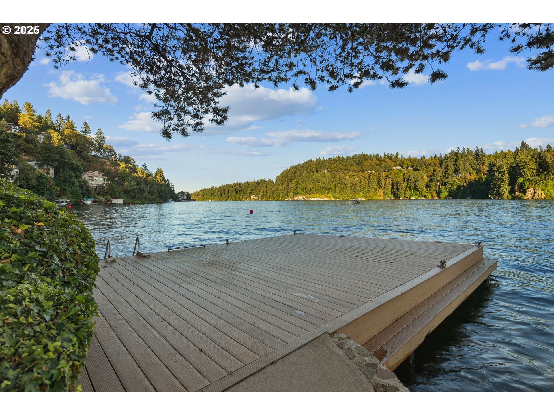 Property Photo:  2490 Summit Dr  OR 97034 