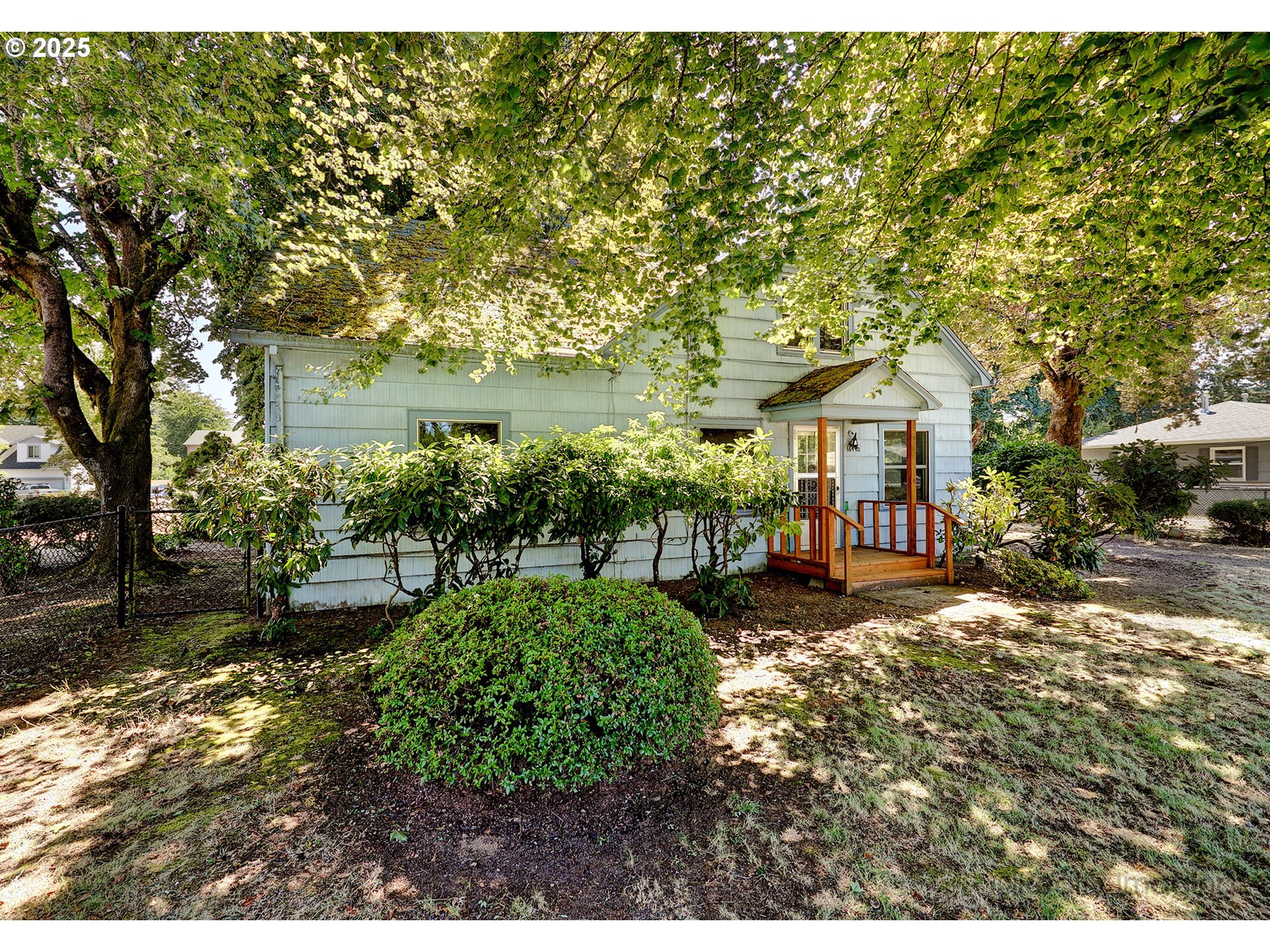Property Photo: 16440 SE Main St OR 97233