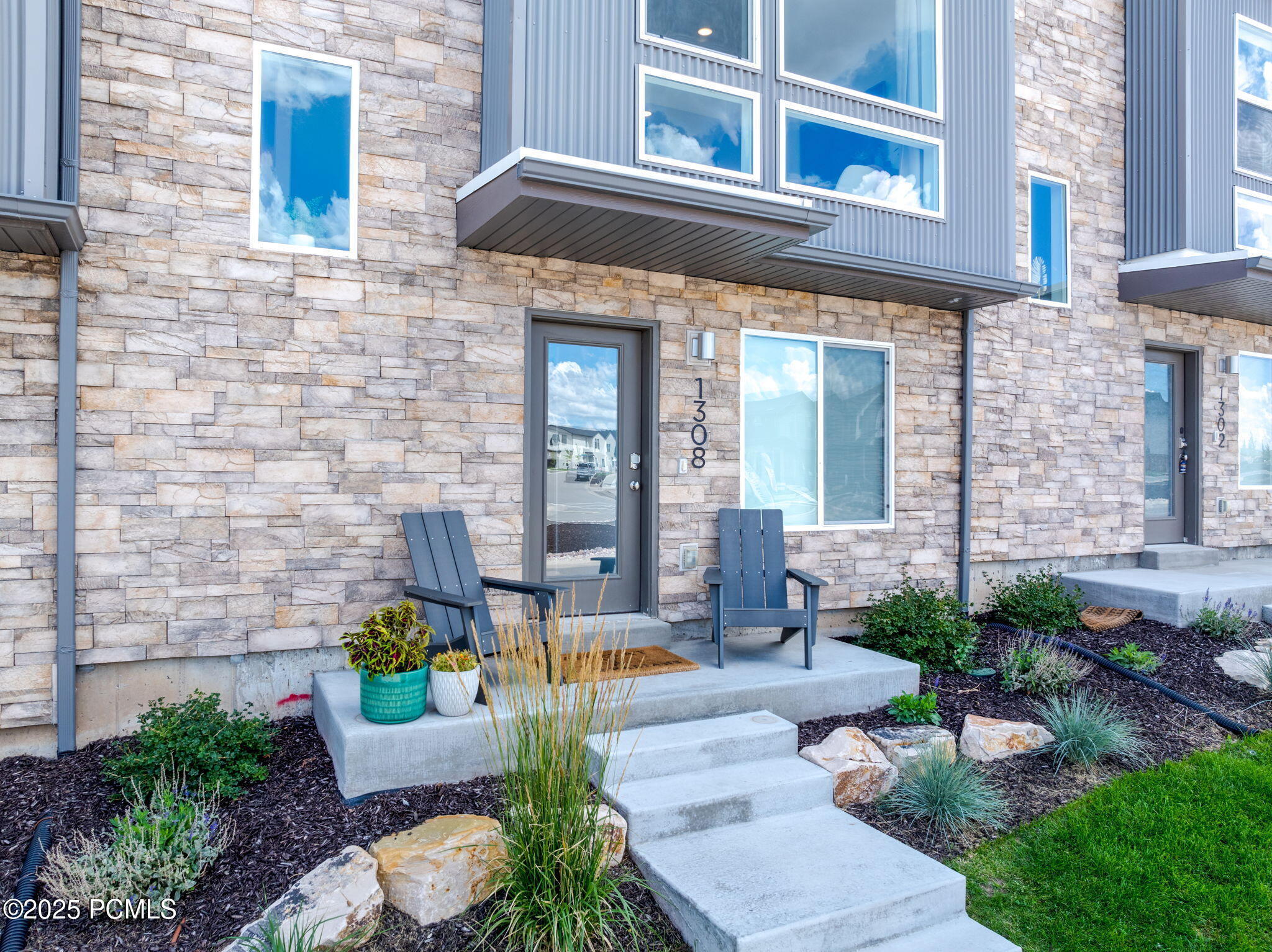 Property Photo: 1308 Village Green Trail UT 84098