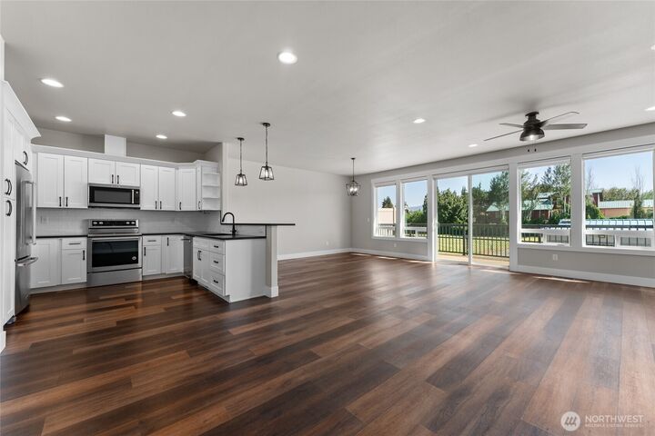 Property Photo:  228  Solomon Loop  NW  WA 98802 