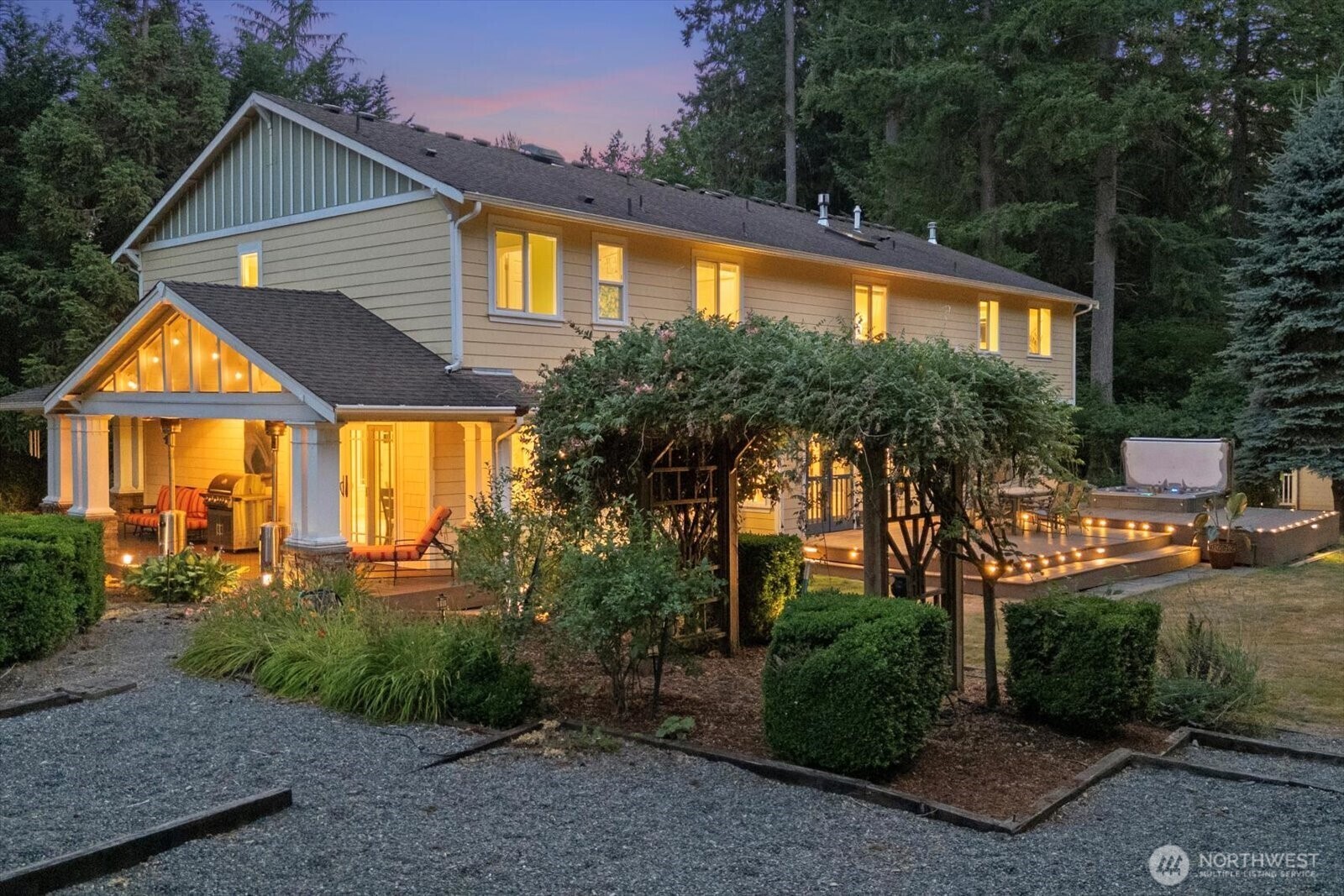 Property Photo: 16218 NE 195th Street WA 98072