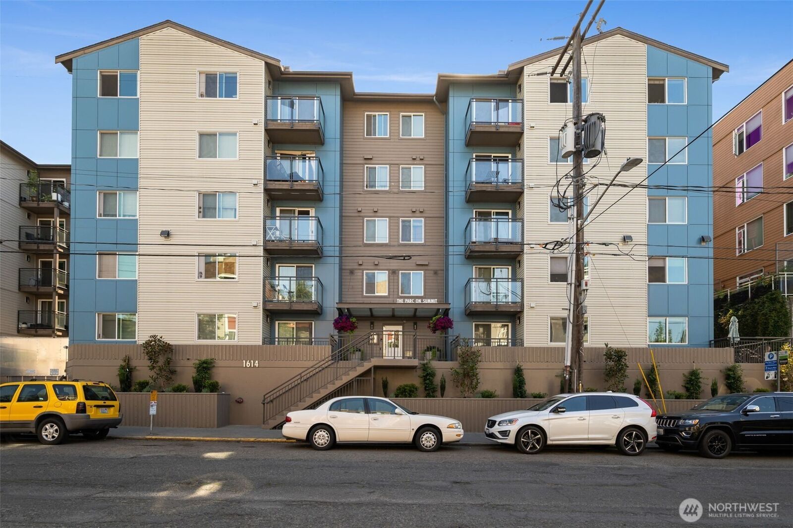 Property Photo:  1614  Summit Avenue 308  WA 98122 