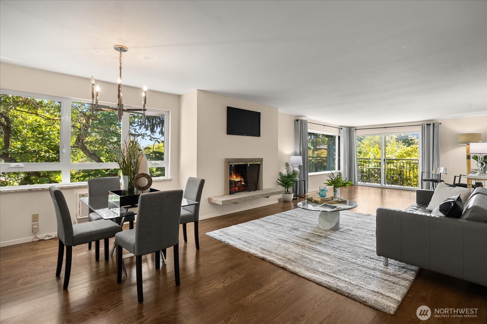 Property Photo: 5101 NE 55th Street 104 WA 98105