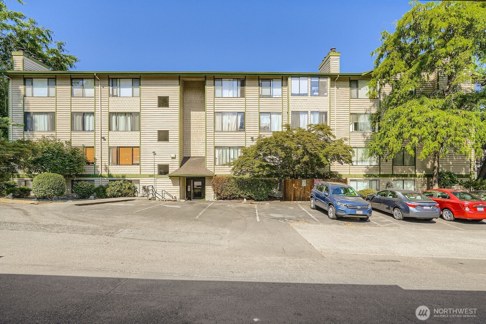 Property Photo: 9512 1st Avenue NE 110 WA 98115