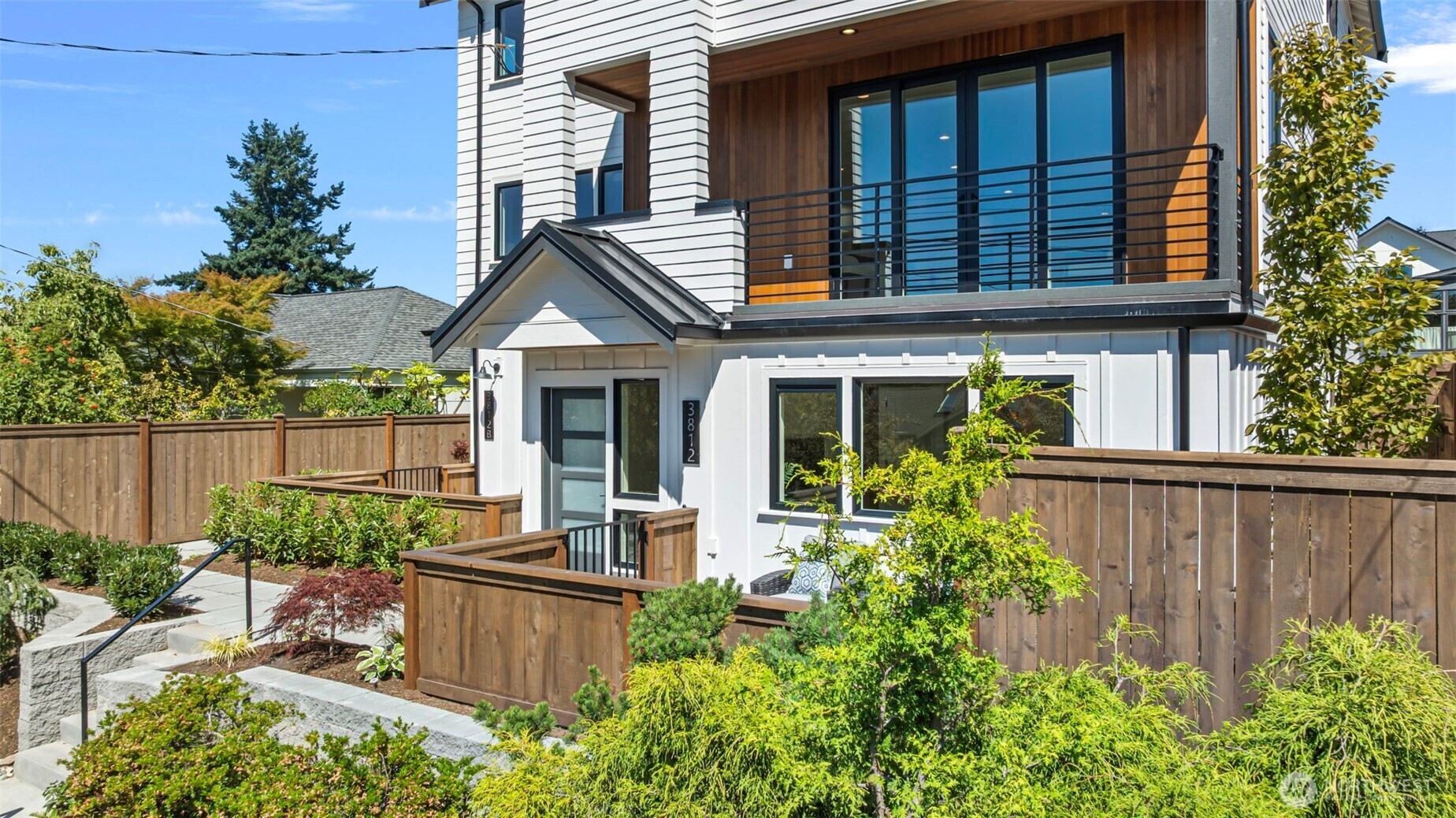 3812  31st Avenue W  Seattle WA 98199 photo