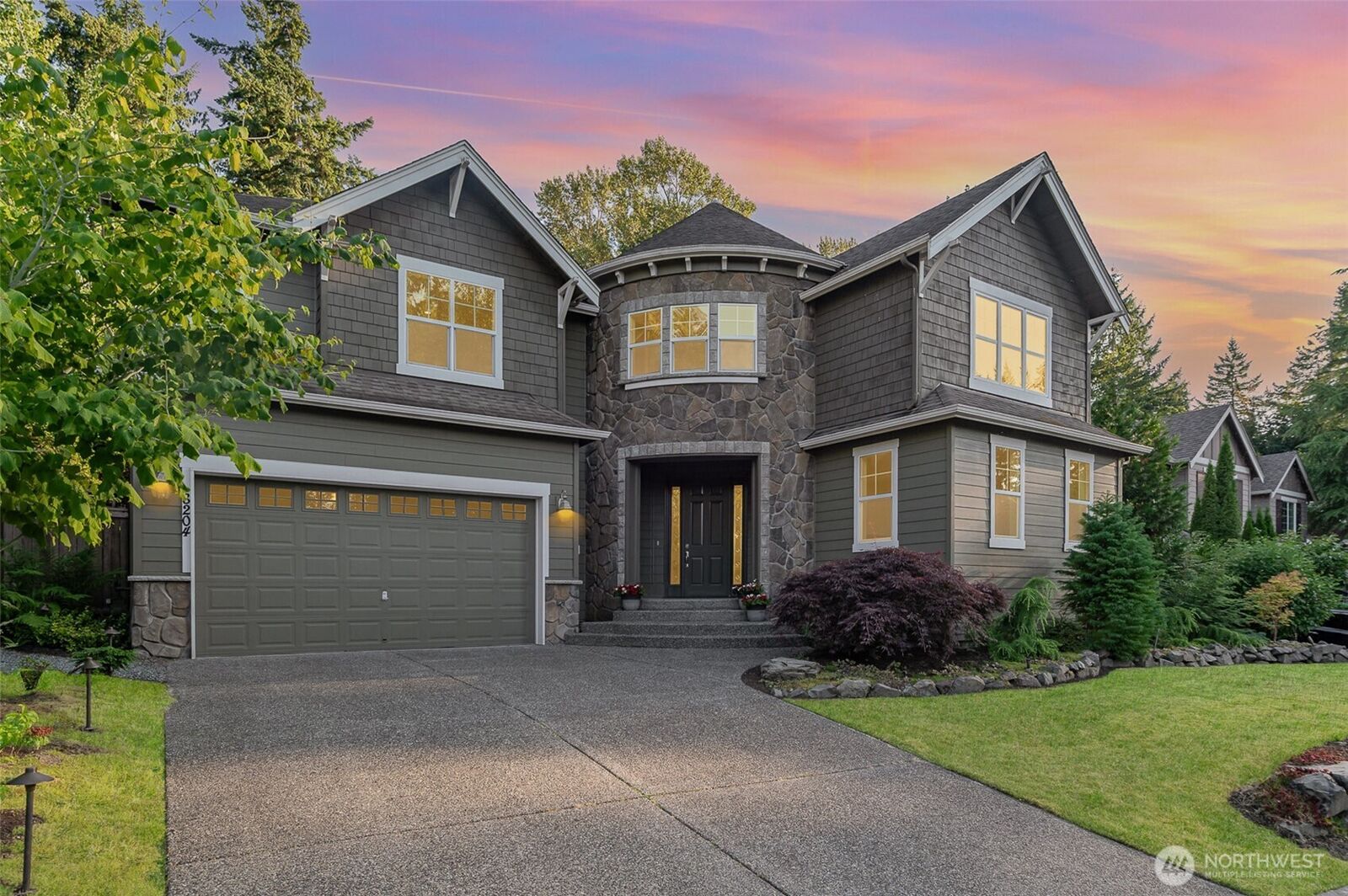 Property Photo:  8204  135th Place SE  WA 98296 