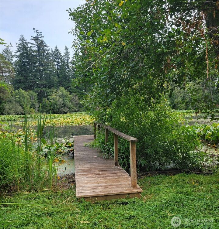 Property Photo: 605 E Skottowe Lane E WA 98250
