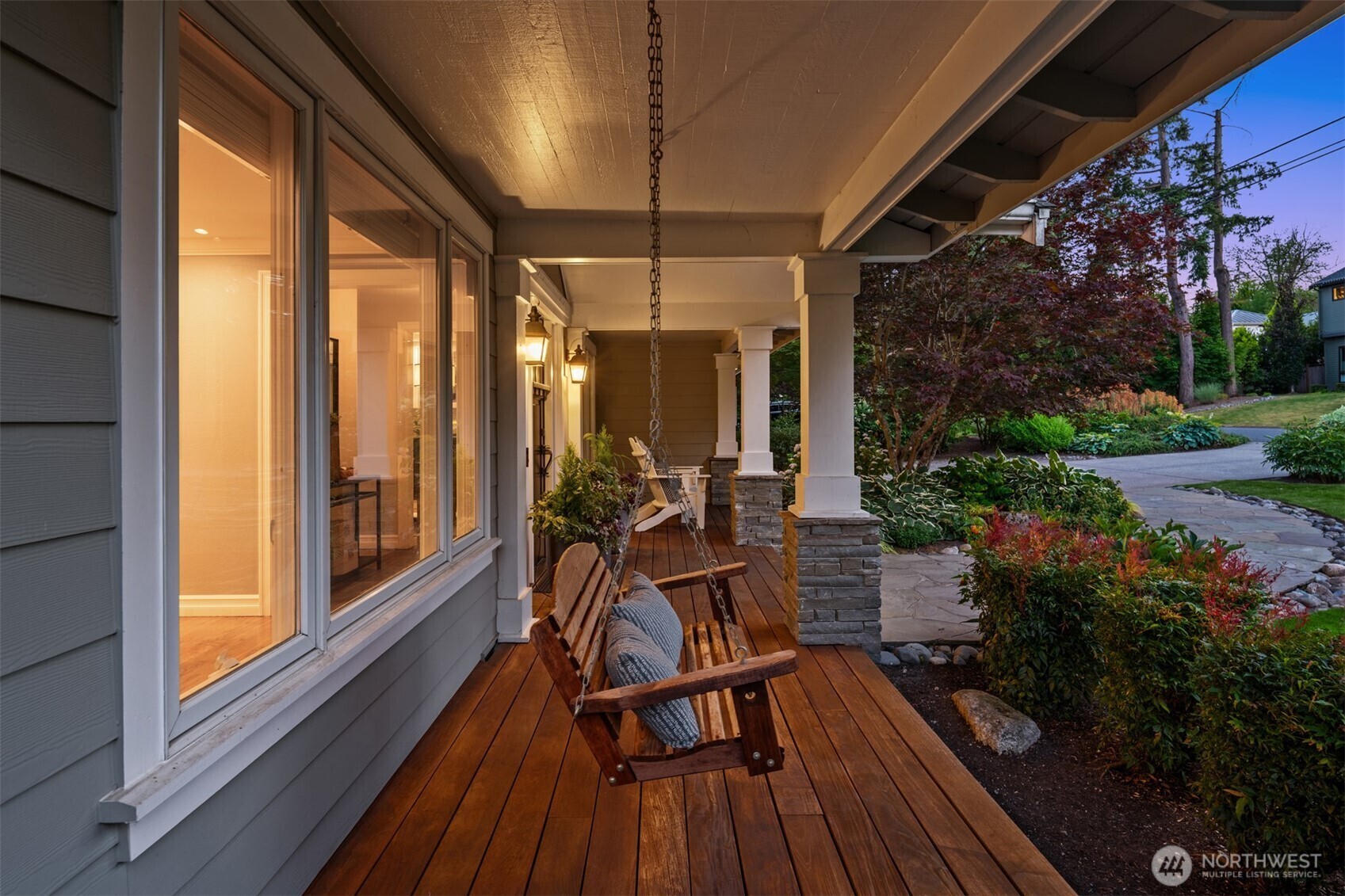 Property Photo:  830  80th Avenue NE  WA 98039 