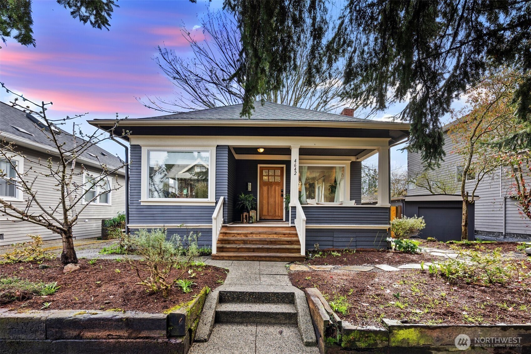 Property Photo: 4642 Eastern Avenue N WA 98103