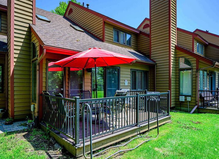 Property Photo: 9 Oak Glen Drive IL 61036
