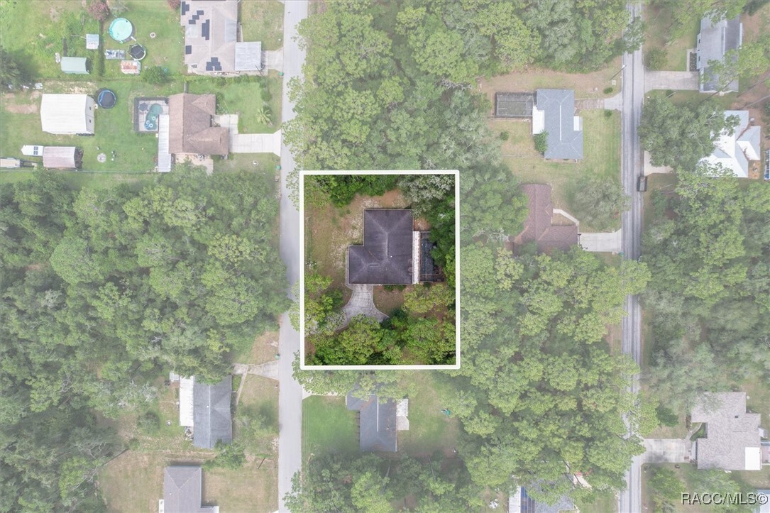 Property Photo: 6101 E Menlo Lane FL 34452