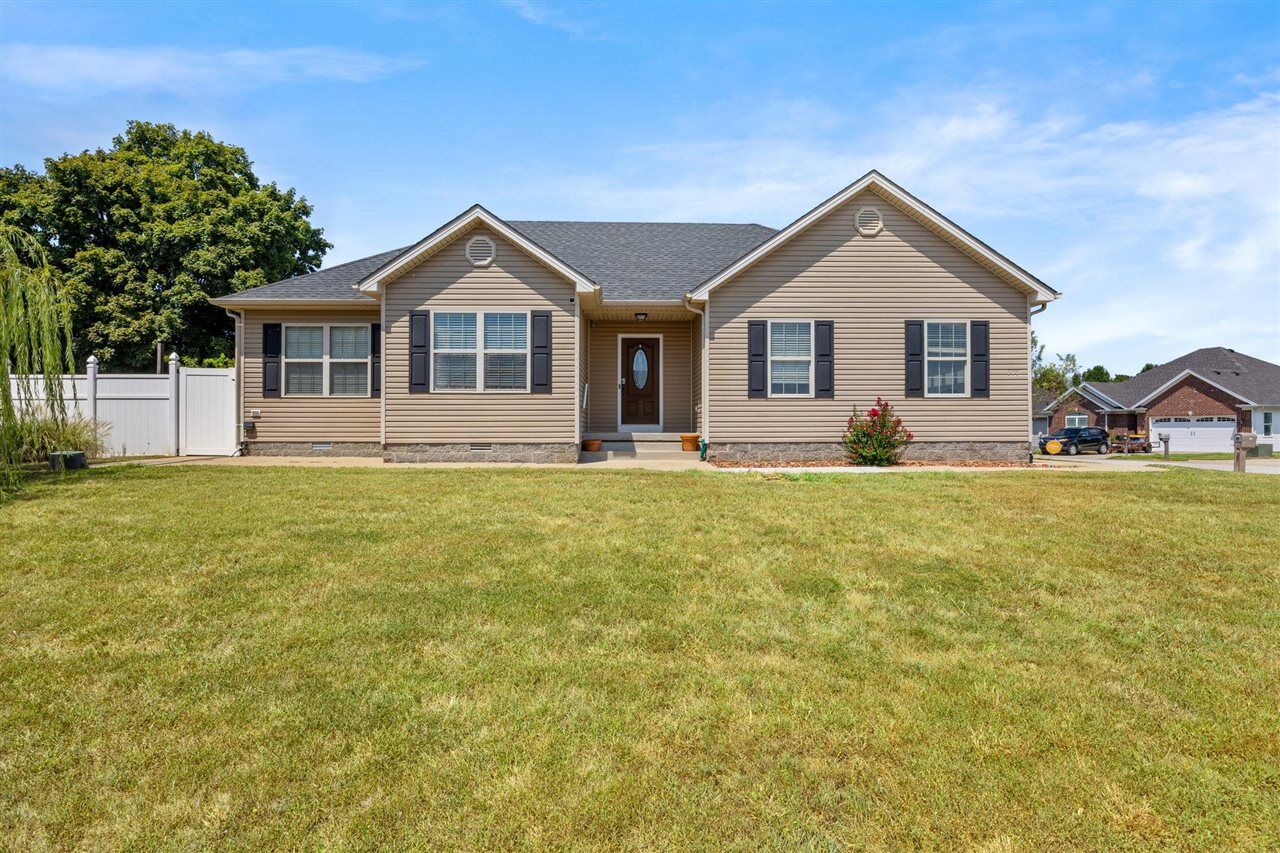 Property Photo:  300 Maple Ridge Street  KY 42101