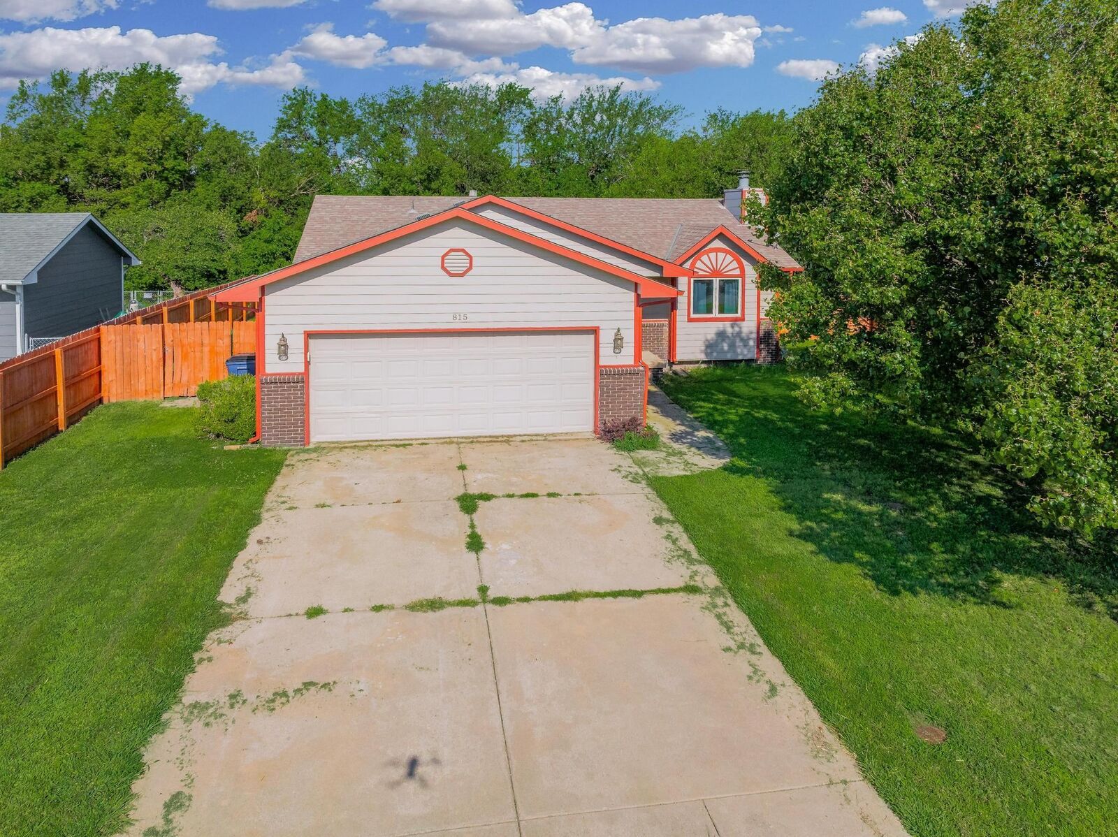 Property Photo: 815 N Meadow Rd KS 67147