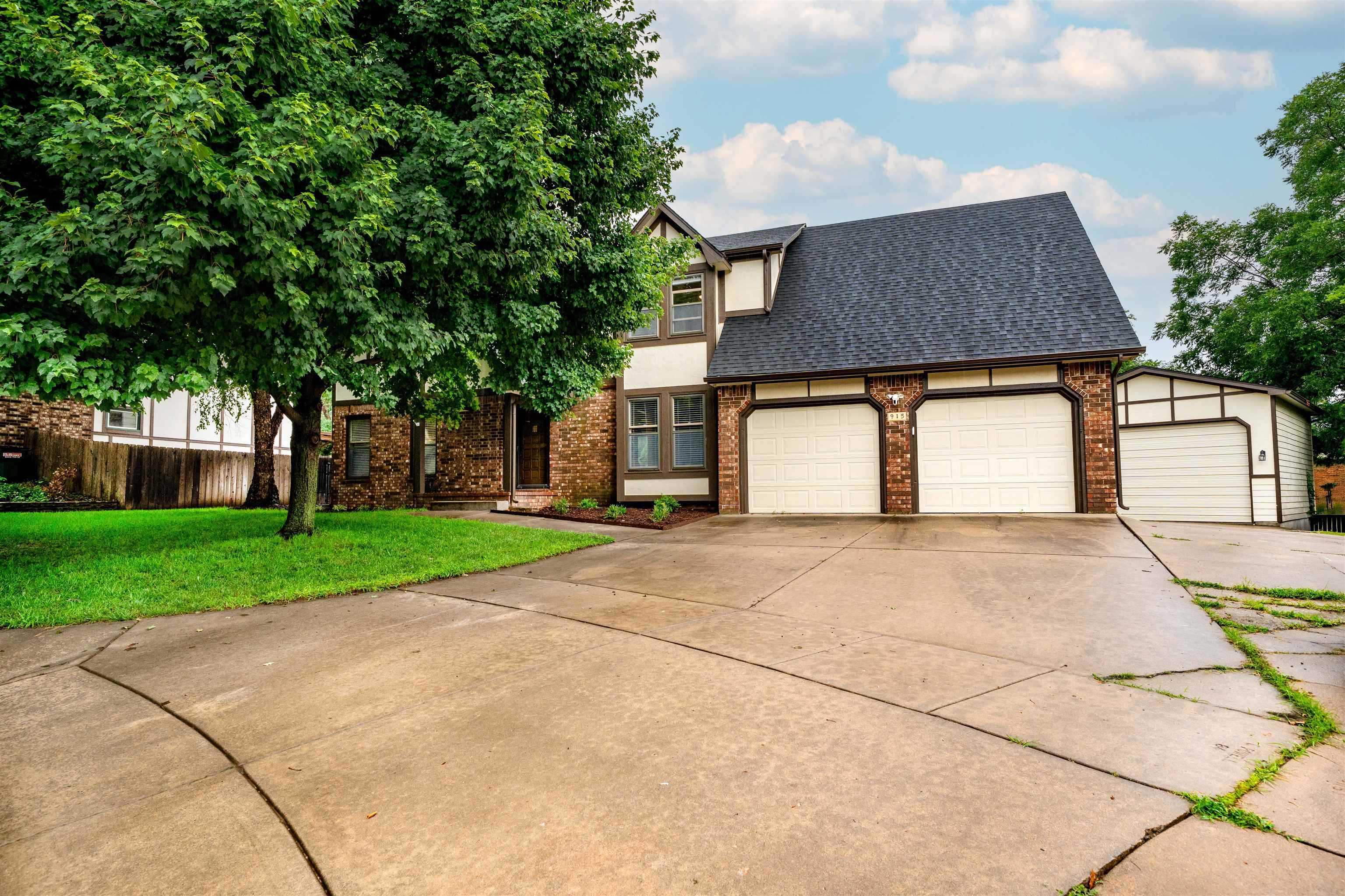 915 N Toh N Hah Ct  Wichita KS 67212 photo