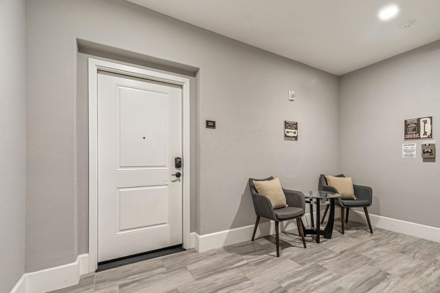 Property Photo:  1057 Foxglove Place 202  CA 95131 
