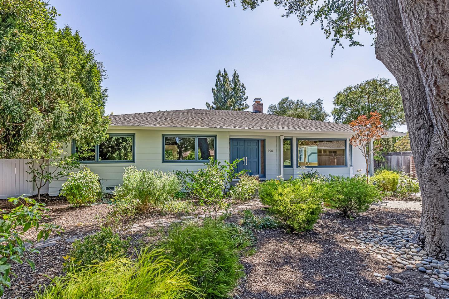 Property Photo:  920 Damian Way  CA 94024 