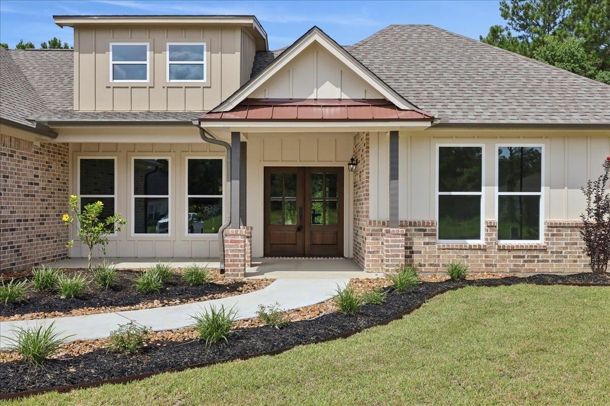 Property Photo: 1990 Brenner Blvd TX 77657